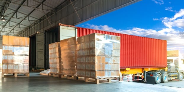 5 Benefits of Creating a Storage Facility with Shipping Containers